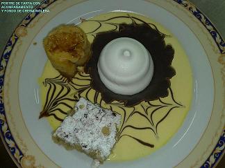 postre_tarta_de_pionono,_helado_y_gallina_en_leche_sobre_fondo_de_crema_inglesa